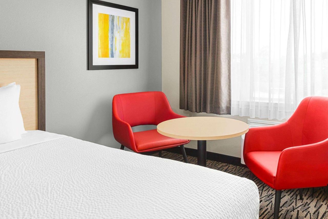 Ramada By Wyndham Marina