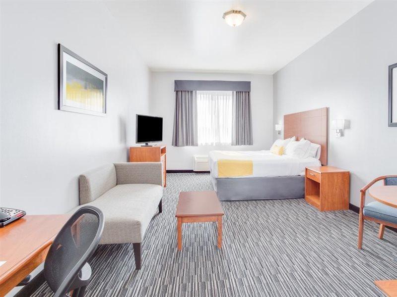 Ramada By Wyndham Hotel Marina