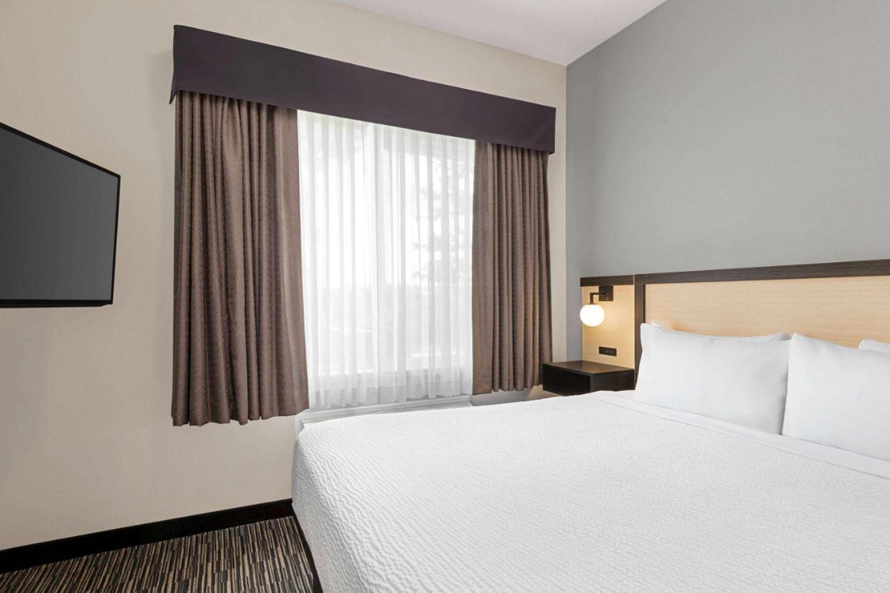 Ramada By Wyndham Hotel 3*