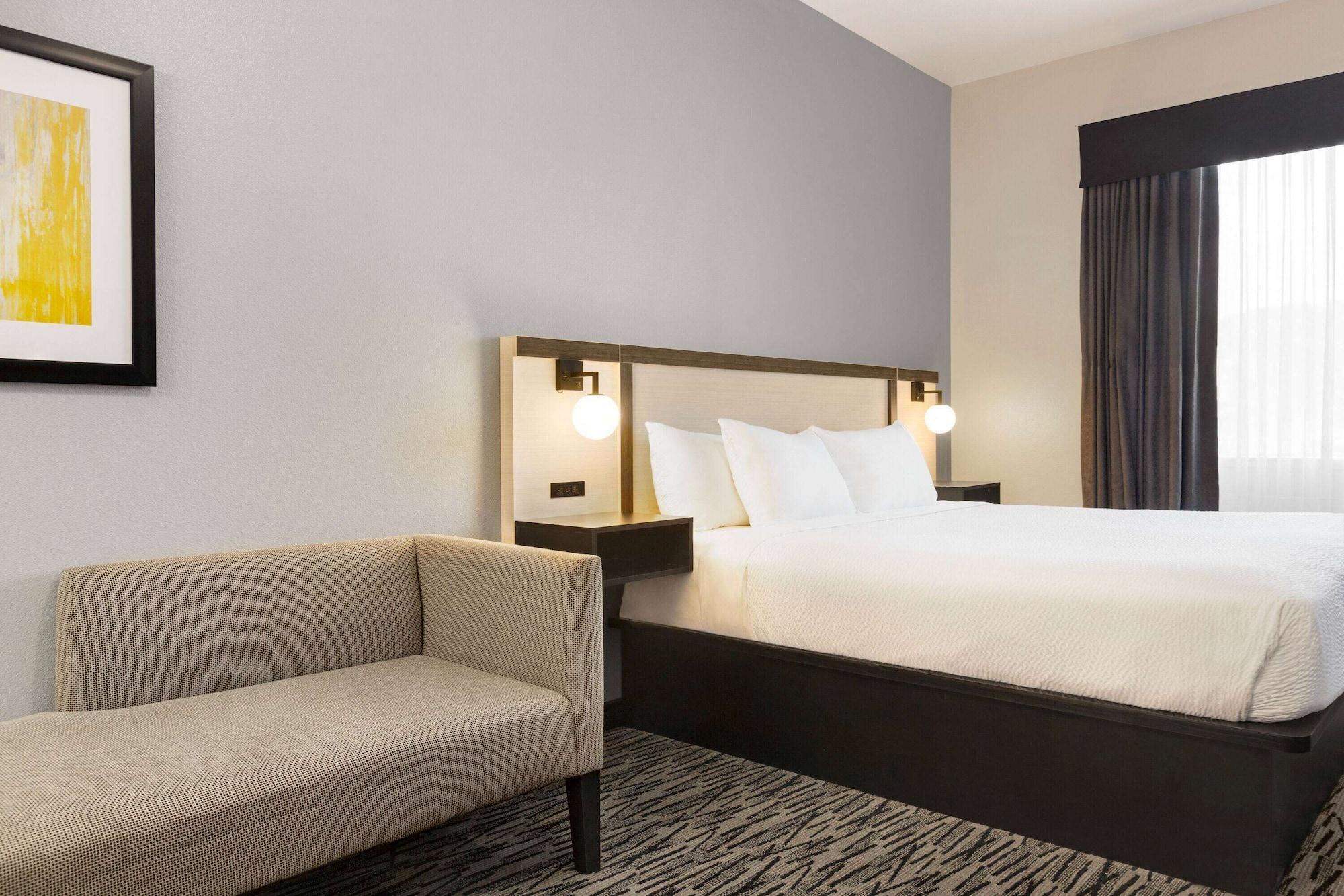 Ramada By Wyndham 3*