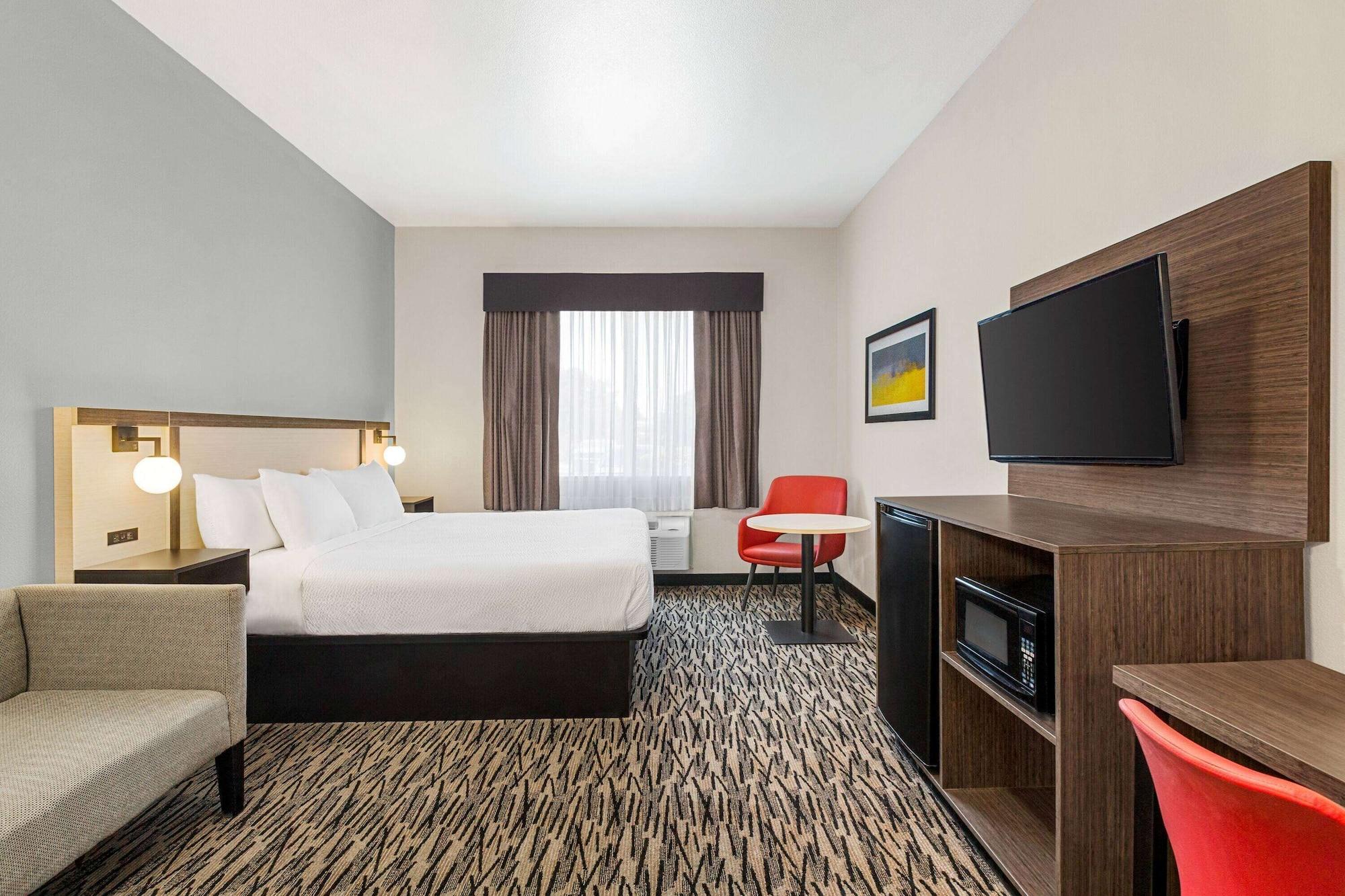Hotel Ramada By Wyndham 3*