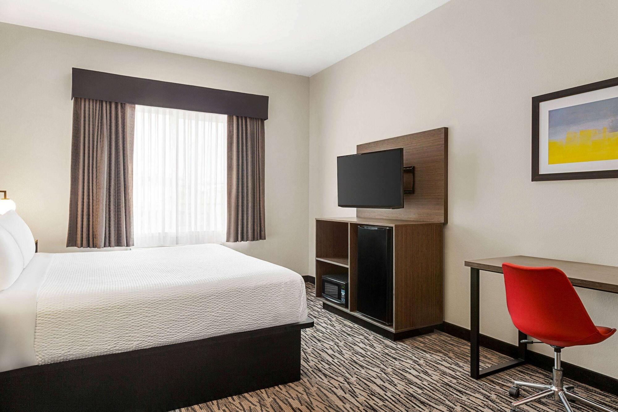 Ramada By Wyndham Hotel 3*