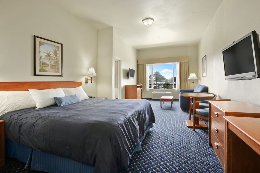 Ramada By Wyndham Marina