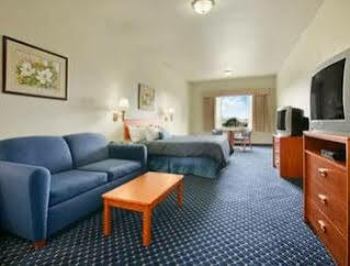 Ramada By Wyndham Hotel